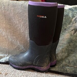Hisea Women's Black and Purple Winter Boots